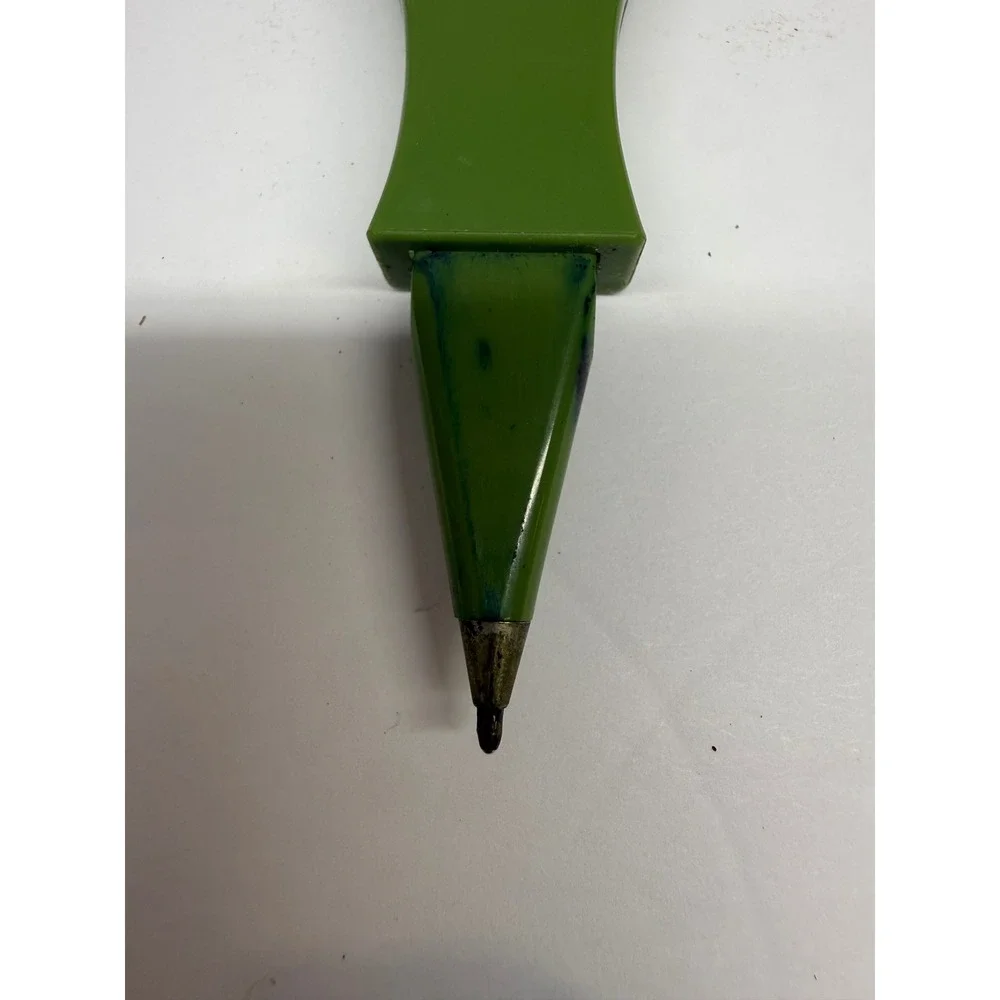 Vintage Avon Garden Fresh Magnet Pen Leek Vegetable Fridge Refrigerator